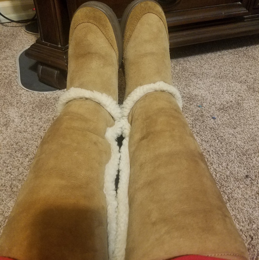 UGG Sundance Boots